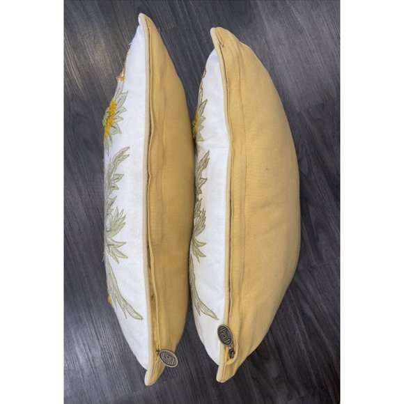 Pier 1 Set of 2 Cottage Coastal Throw Pillows 17" x 17" Embroidery Zipper Floral - Picture 5 of 5